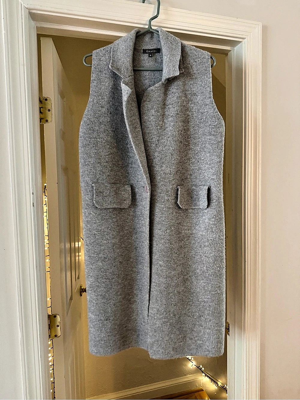 Gracia Women's Gray Vest Size Medium Like New